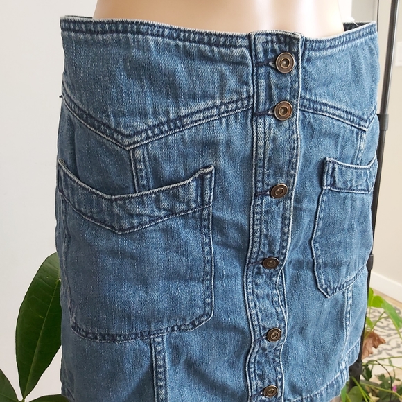 FREE PEOPLE blue denim jean skirt mini button down front - Picture 2 of 13